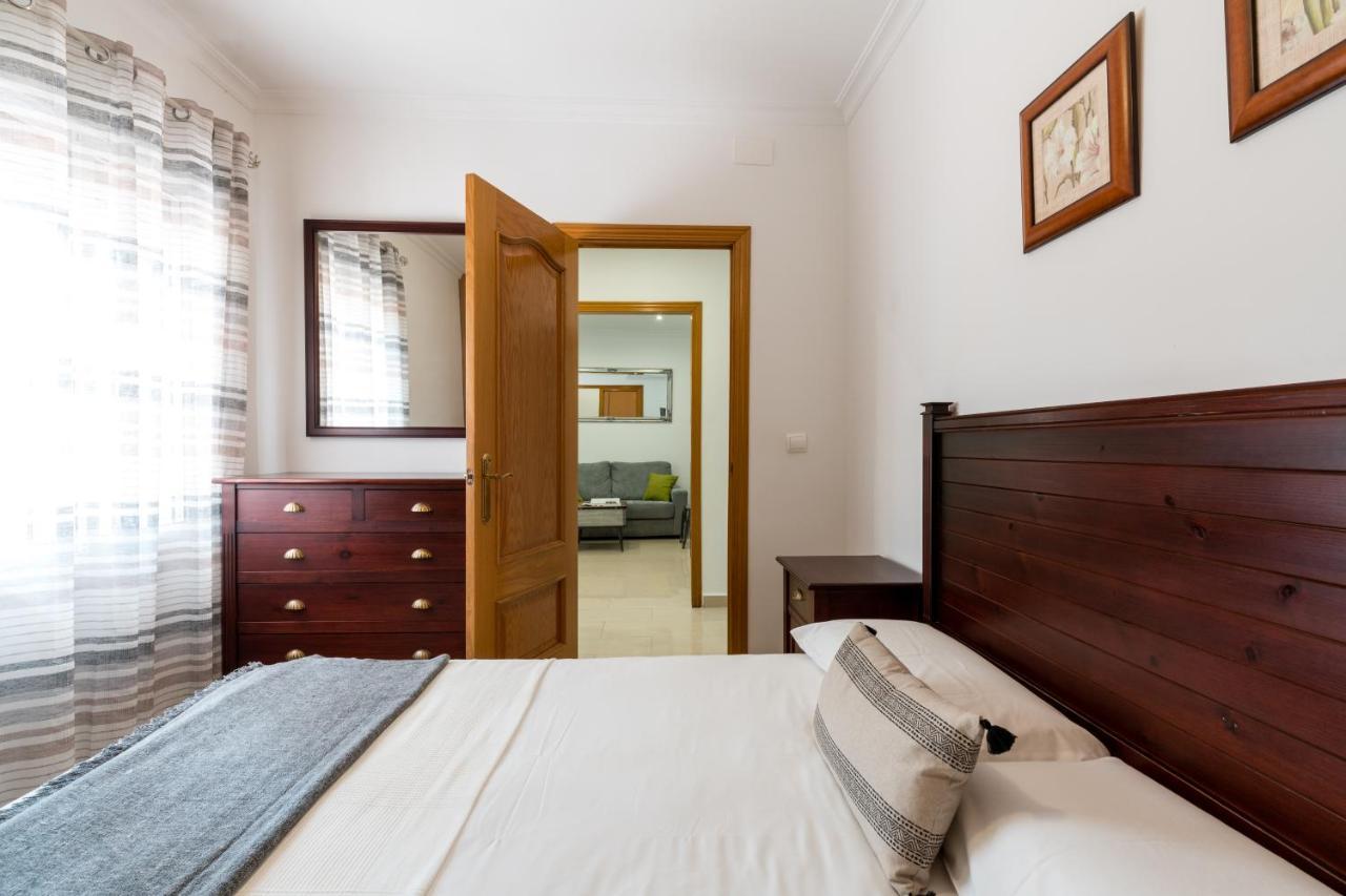 Ferienwohnung Holi-Rent Salado Sevilla Exterior foto