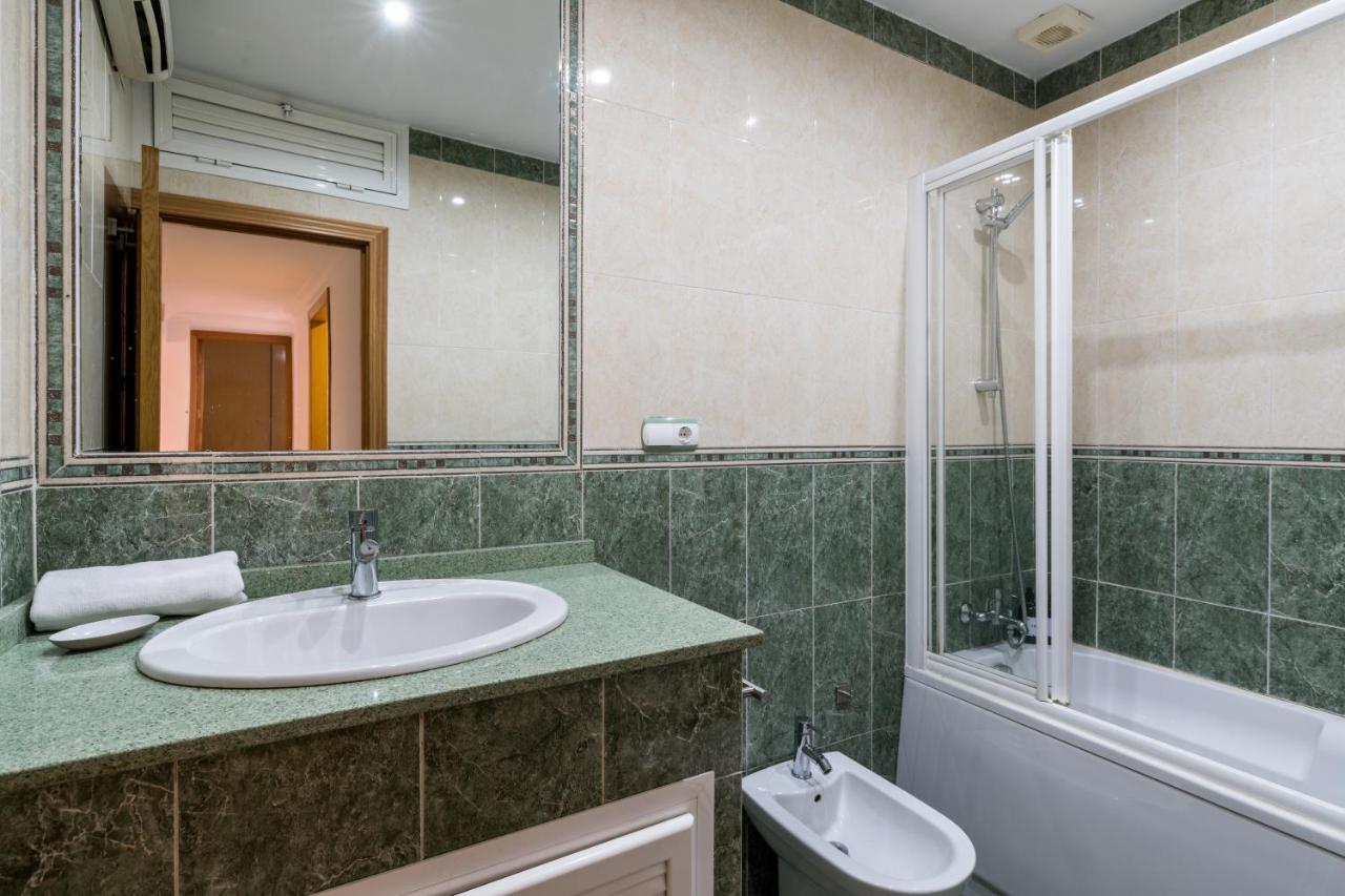 Ferienwohnung Holi-Rent Salado Sevilla Exterior foto